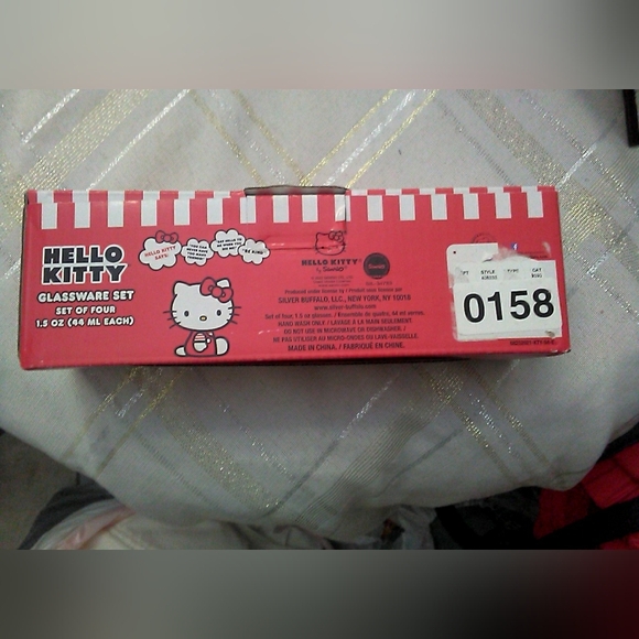 BNIB HELLO KITTY BY SANRIO SHOT GLASSES ( 4 DIFFERENT IMAGES) 1.5 OZ. GLITTERY - Picture 6 of 6